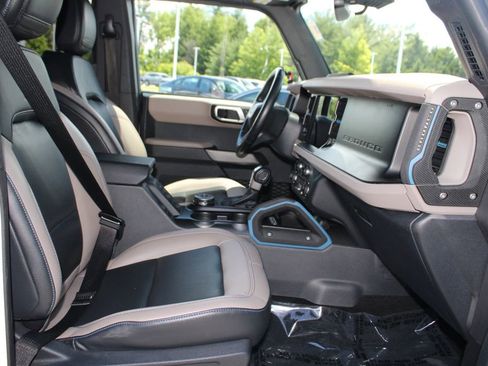 Used 2023 Ford Bronco Wildtrak AWD/4WD image 12
