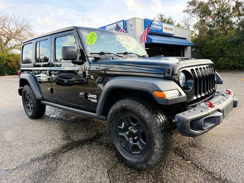 Used 2019 Jeep Wrangler Unlimited Sport image 15