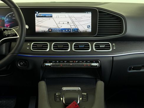Certified 2025 Mercedes-Benz GLE 450 4MATIC image 5