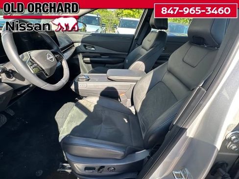Used 2023 Nissan Ariya AWD image 10