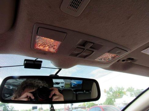 Used 2017 Ford Fiesta Titanium image 16