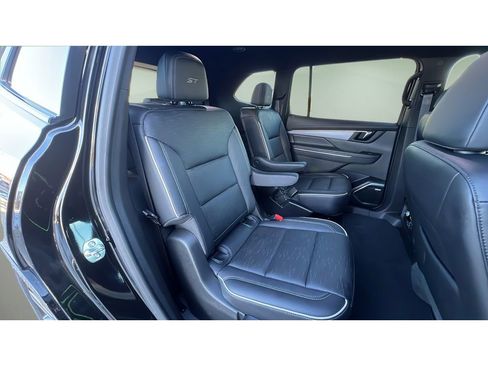 Certified 2025 Buick Enclave Sport Touring image 31