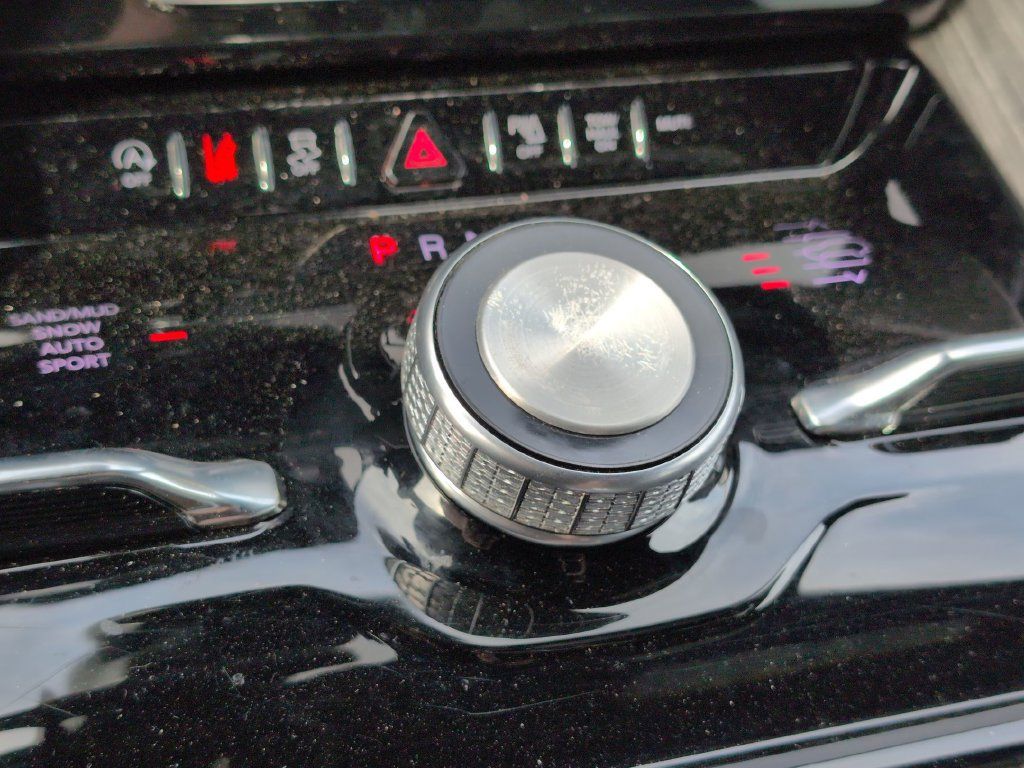 Used 2024 Jeep Wagoneer Series III AWD/4WD image 23