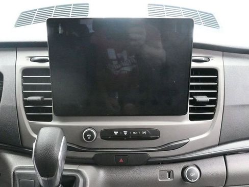 Used 2022 Ford Transit 350 XLT image 18