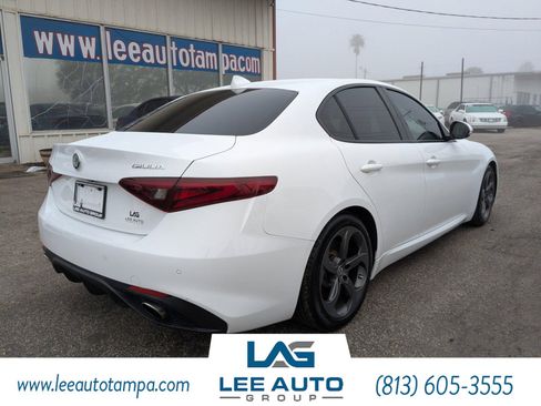 Used 2018 Alfa Romeo Giulia image 3