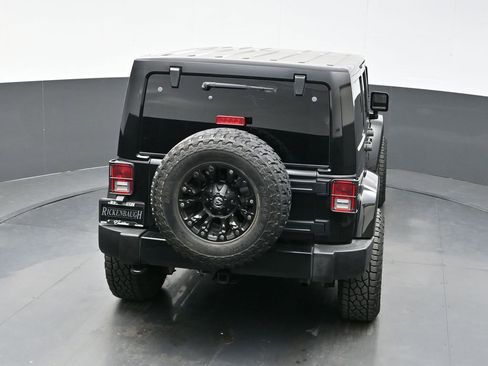 Used 2015 Jeep Wrangler Unlimited Sahara image 33