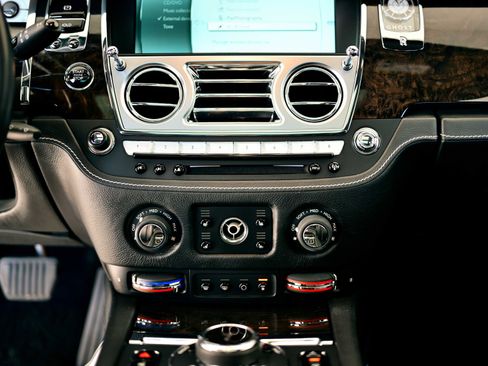 Used 2014 Rolls-Royce Ghost image 18