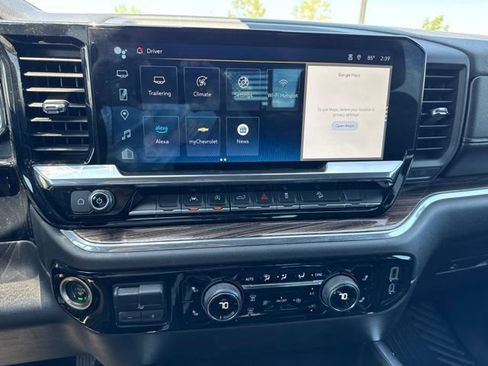 Used 2023 Chevrolet Silverado 1500 LT w/ Z71 Off-Road Package AWD/4WD image 12