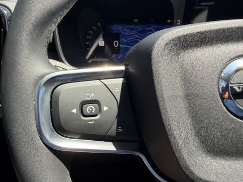 Certified 2023 Volvo XC40 B5 Plus w/ Driver Assist Package AWD/4WD image 30