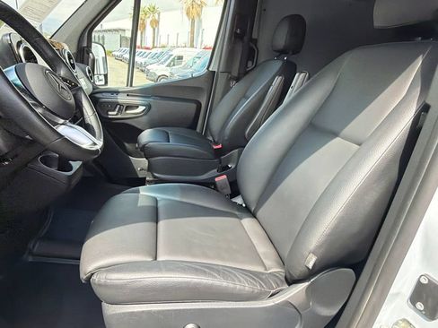 Used 2025 Mercedes-Benz Sprinter 2500 image 24