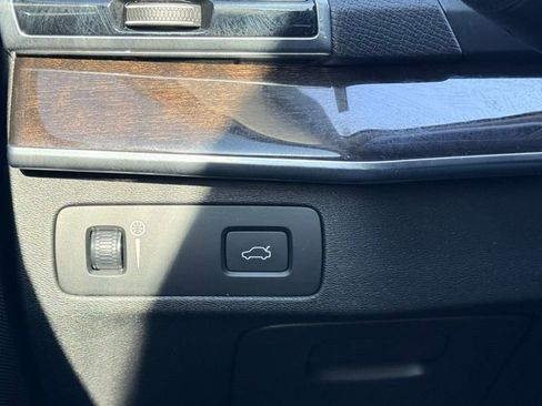 Used 2018 Volvo XC90 T6 Momentum w/ Momentum Plus Package AWD/4WD image 10