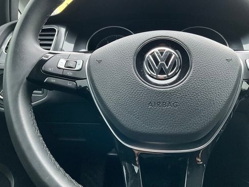 Used 2021 Volkswagen Golf 4-Door image 21