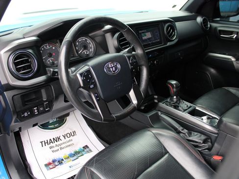 Used 2019 Toyota Tacoma TRD Pro AWD/4WD image 25