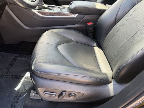 Used 2022 Toyota Highlander Limited FWD image 34