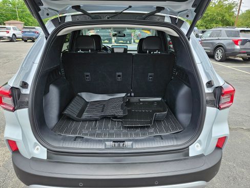 Used 2025 Ford Escape Platinum w/ Class II Trailer Tow Package AWD/4WD image 10