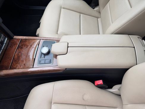 Used 2013 Mercedes-Benz E 350 Sedan image 10