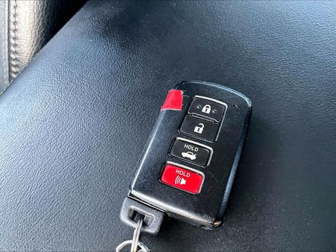 Used 2018 Toyota Avalon XLE FWD image 14