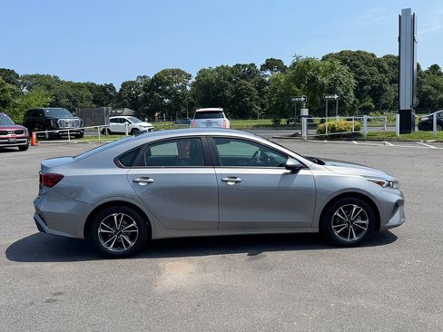 Used 2023 Kia Forte LXS w/ LXS Technology Package FWD image 3