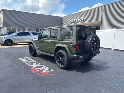 Used 2023 Jeep Wrangler Unlimited Sahara w/ Cold Weather Group AWD/4WD image 5