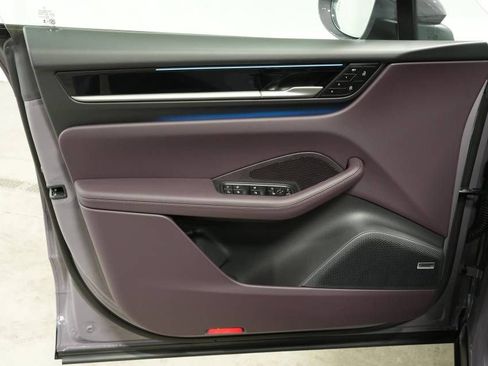 Certified 2025 Porsche Macan Electric image 24