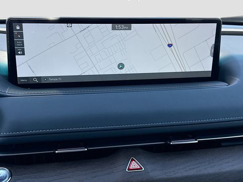 Used 2024 Genesis G80 image 31