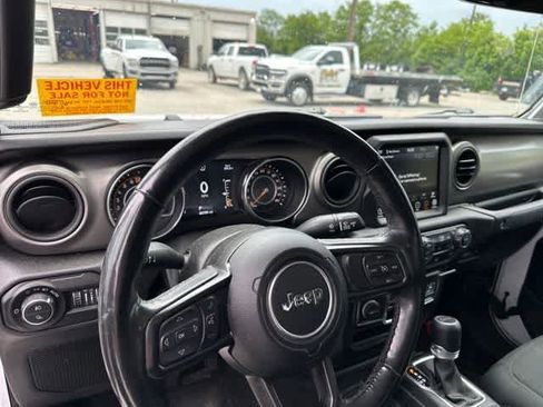 Used 2021 Jeep Gladiator Sport AWD/4WD image 6