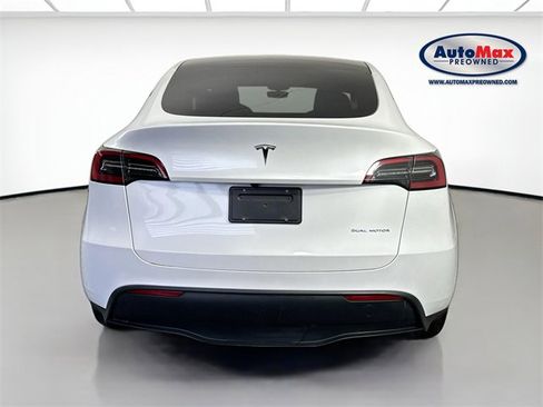 Used 2023 Tesla Model Y Long Range image 8