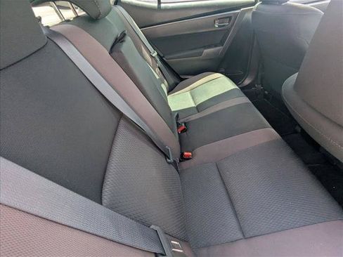 Used 2018 Toyota Corolla LE FWD image 19