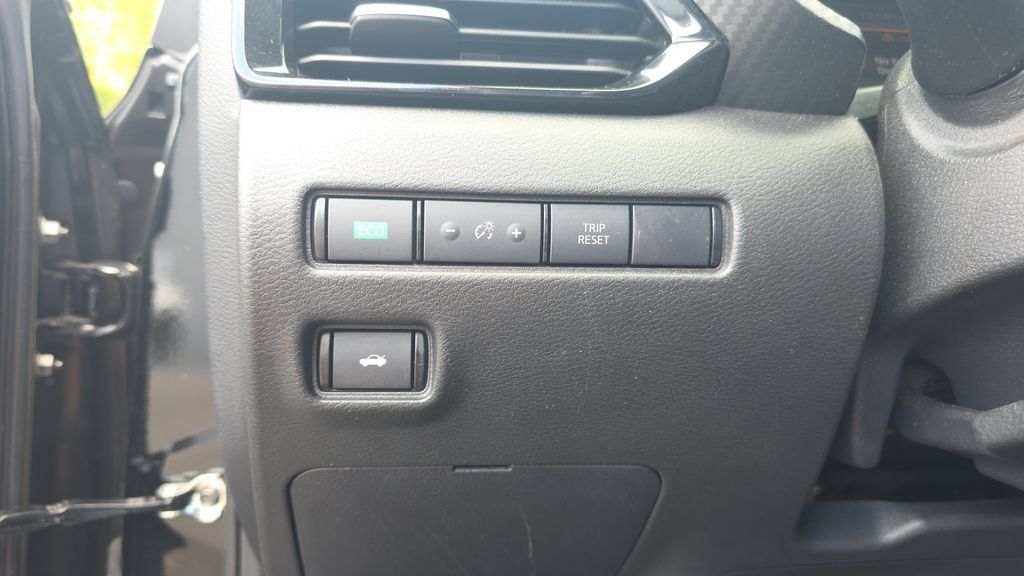 Used 2024 Nissan Sentra SV w/ All-Weather Package FWD image 12