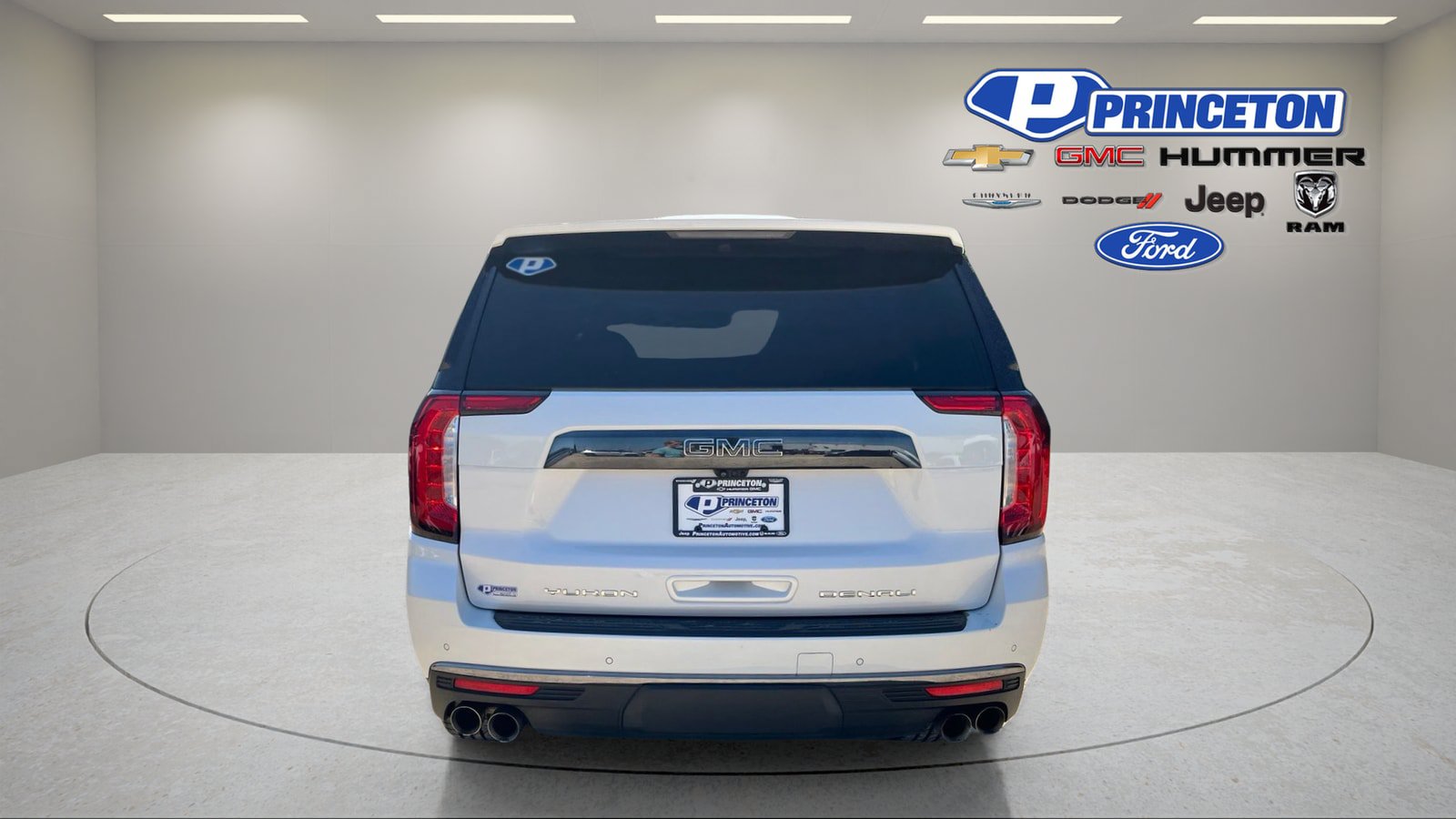 Used 2023 GMC Yukon XL Denali Ultimate w/ LPO, Floor Liner Package AWD/4WD image 6