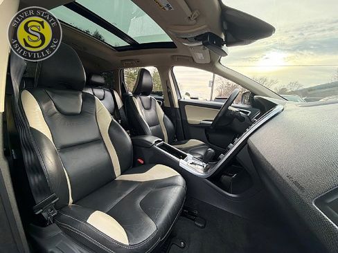 Used 2012 Volvo XC60 T6 R-Design image 15