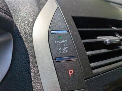 Used 2013 Lincoln MKZ FWD image 37