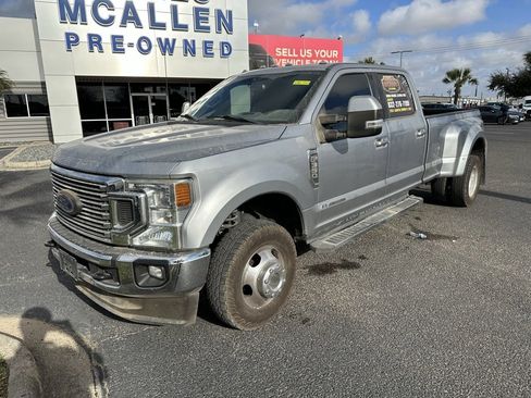 Used 2022 Ford F350 Lariat w/ Lariat Value Package image 2