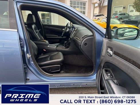 Used 2011 Chrysler 300 Limited image 8