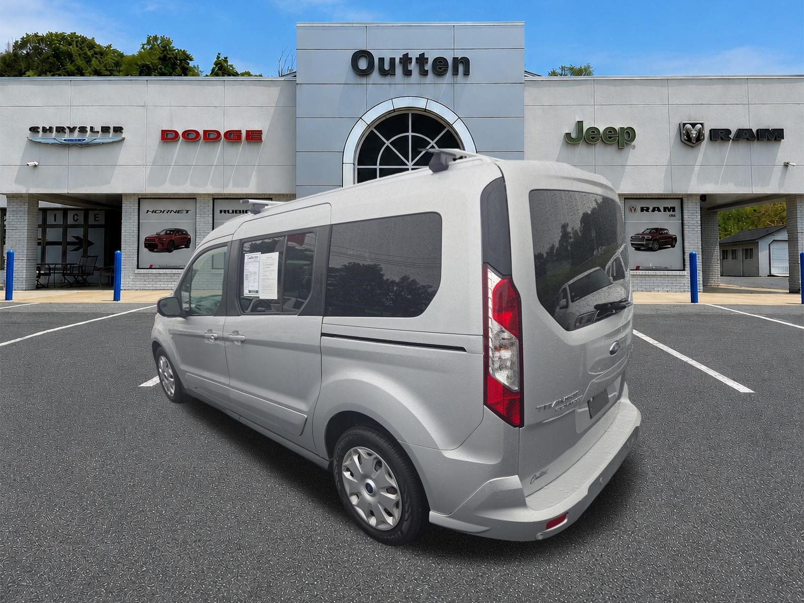 Used 2017 Ford Transit Connect XLT FWD image 6