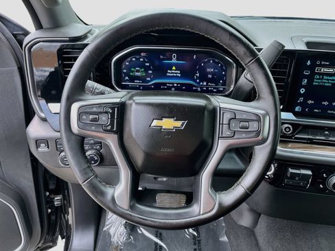 Used 2025 Chevrolet Silverado 1500 LT AWD/4WD image 11