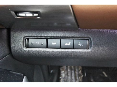 Used 2024 Nissan Pathfinder Platinum FWD image 27