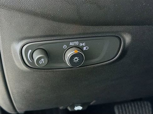 Used 2023 Chevrolet Equinox LT w/ Driver Convenience Package FWD image 12