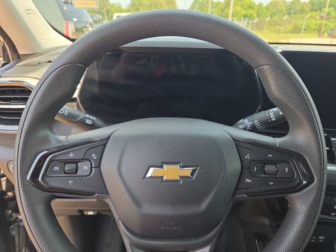 Used 2025 Chevrolet TrailBlazer LT AWD/4WD image 10
