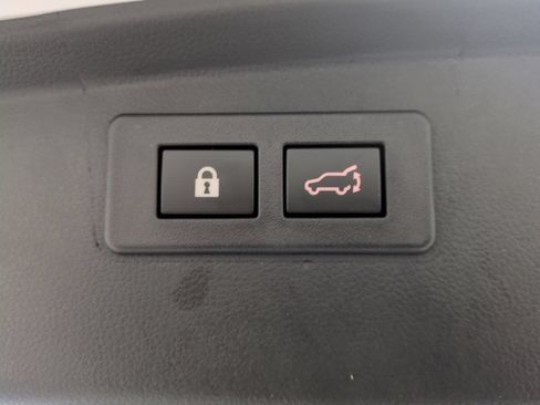 Certified 2025 Subaru Outback Premium AWD/4WD image 13