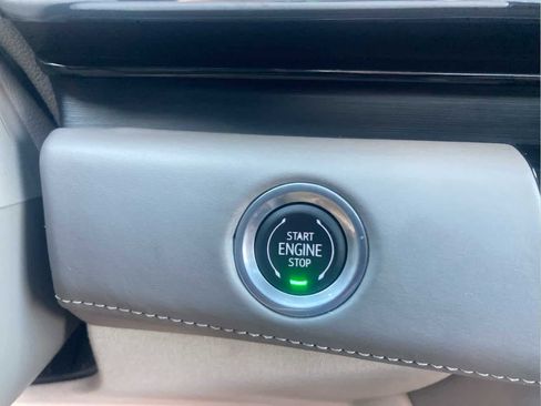 Certified 2021 Cadillac Escalade ESV Premium Luxury Platinum image 29