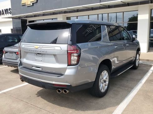 Used 2024 Chevrolet Suburban Premier AWD/4WD image 4