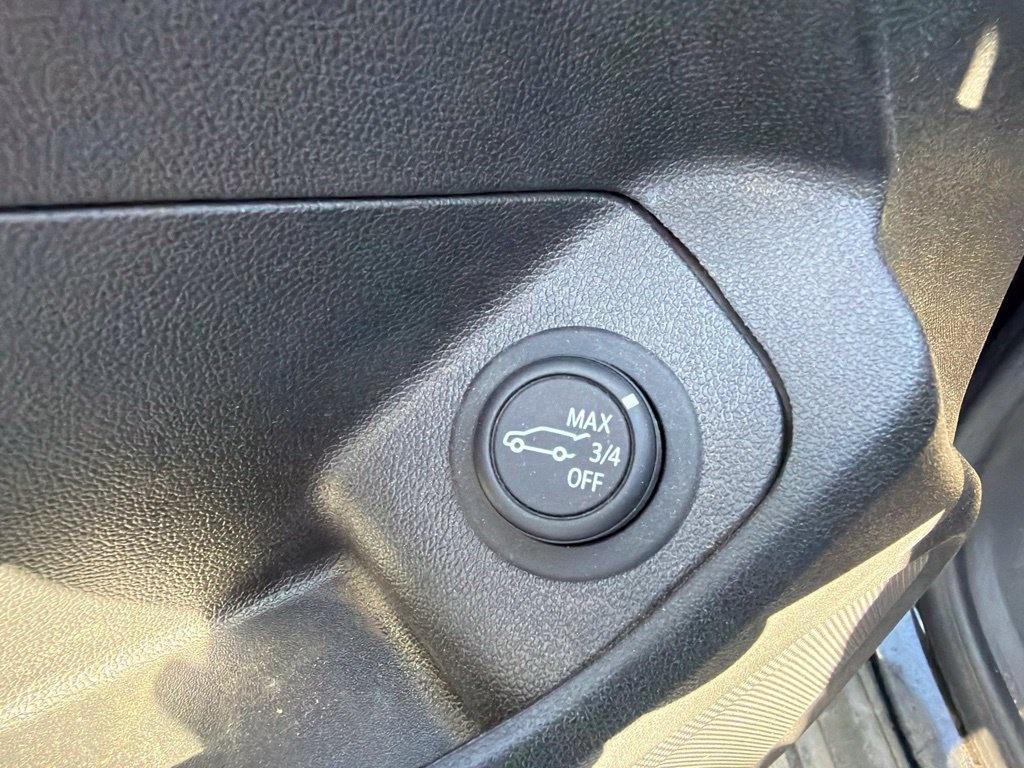Used 2022 GMC Terrain SLT w/ Elevation Edition FWD image 30