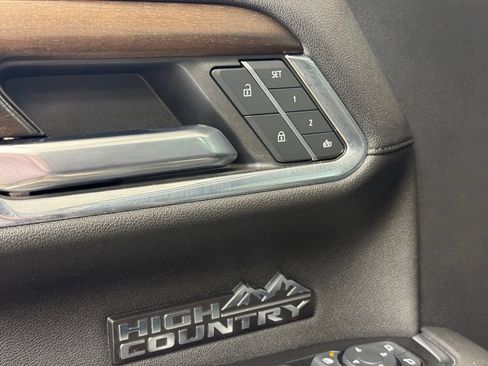 Used 2024 Chevrolet Silverado 1500 High Country w/ High Country Premium Package image 10
