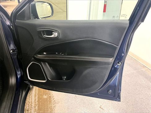 Used 2021 Jeep Compass Latitude w/ Convenience Group image 12