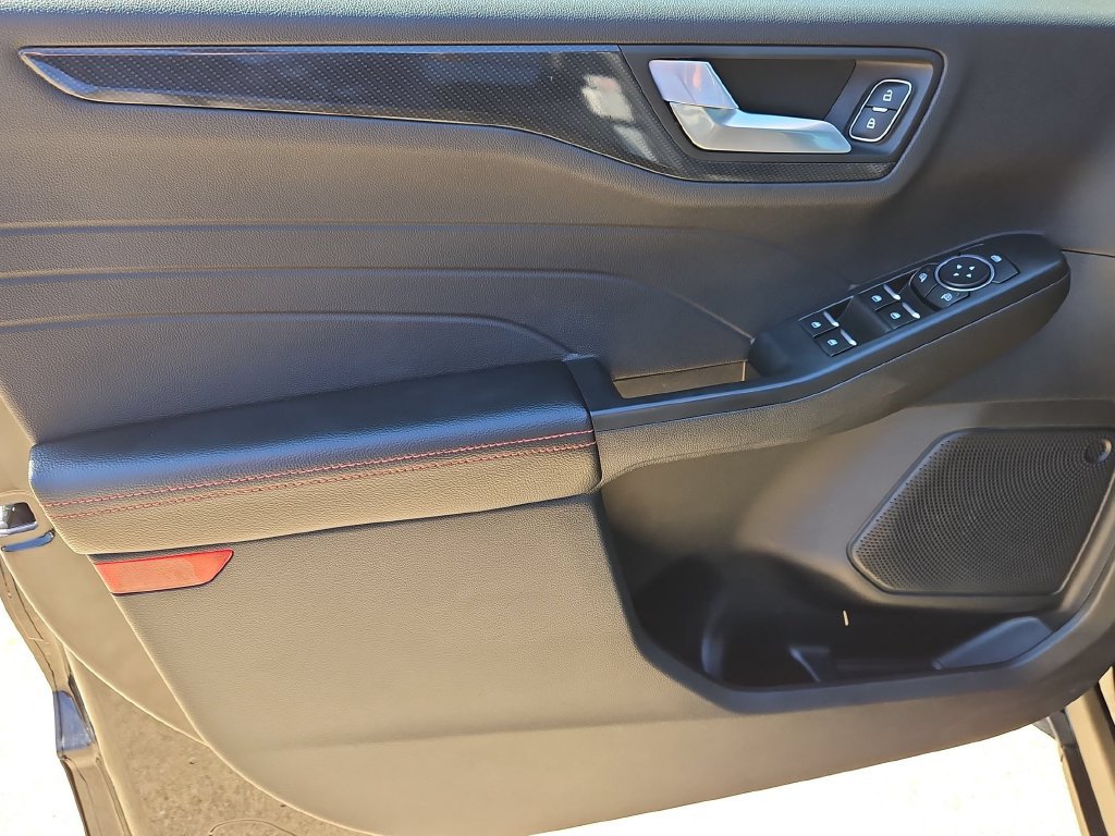 Used 2025 Ford Escape ST-Line FWD image 9