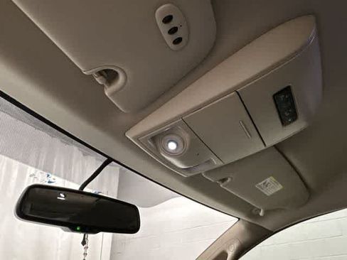 Used 2014 Chrysler Town & Country Touring FWD image 21