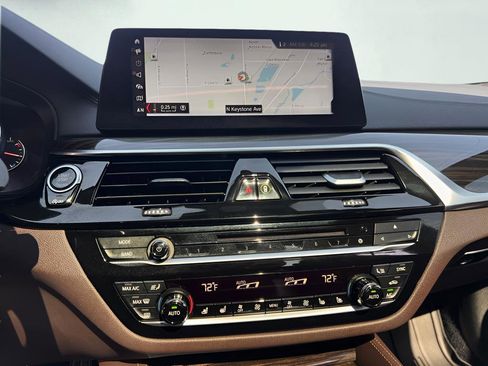 Used 2018 BMW M550i xDrive AWD/4WD image 51