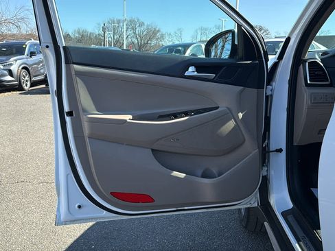 Used 2019 Hyundai Tucson Limited image 11