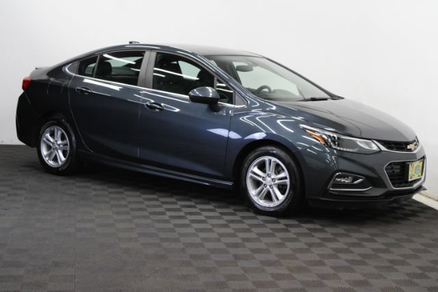 Used 2017 Chevrolet Cruze LT w/ Convenience Package FWD image 1